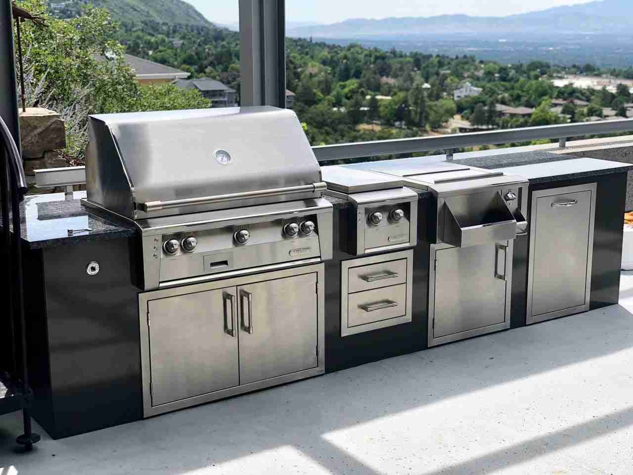 Outdoor Kitchens and BBQ Islands - Vulcan Design & Construction